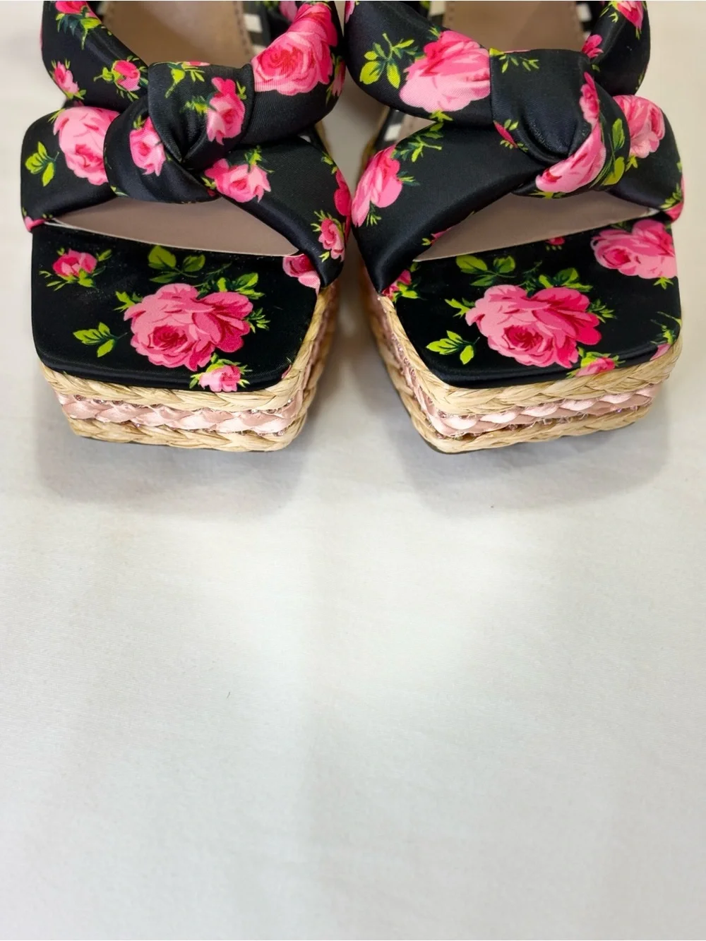 NWT BETSEY JOHNSON “Pansies” Floral Black Pink Wedge Sandals Ankle Strap 8 $149
